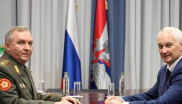 Министры обороны Беларуси и России обсудили военно-политическую обстановку в регионе